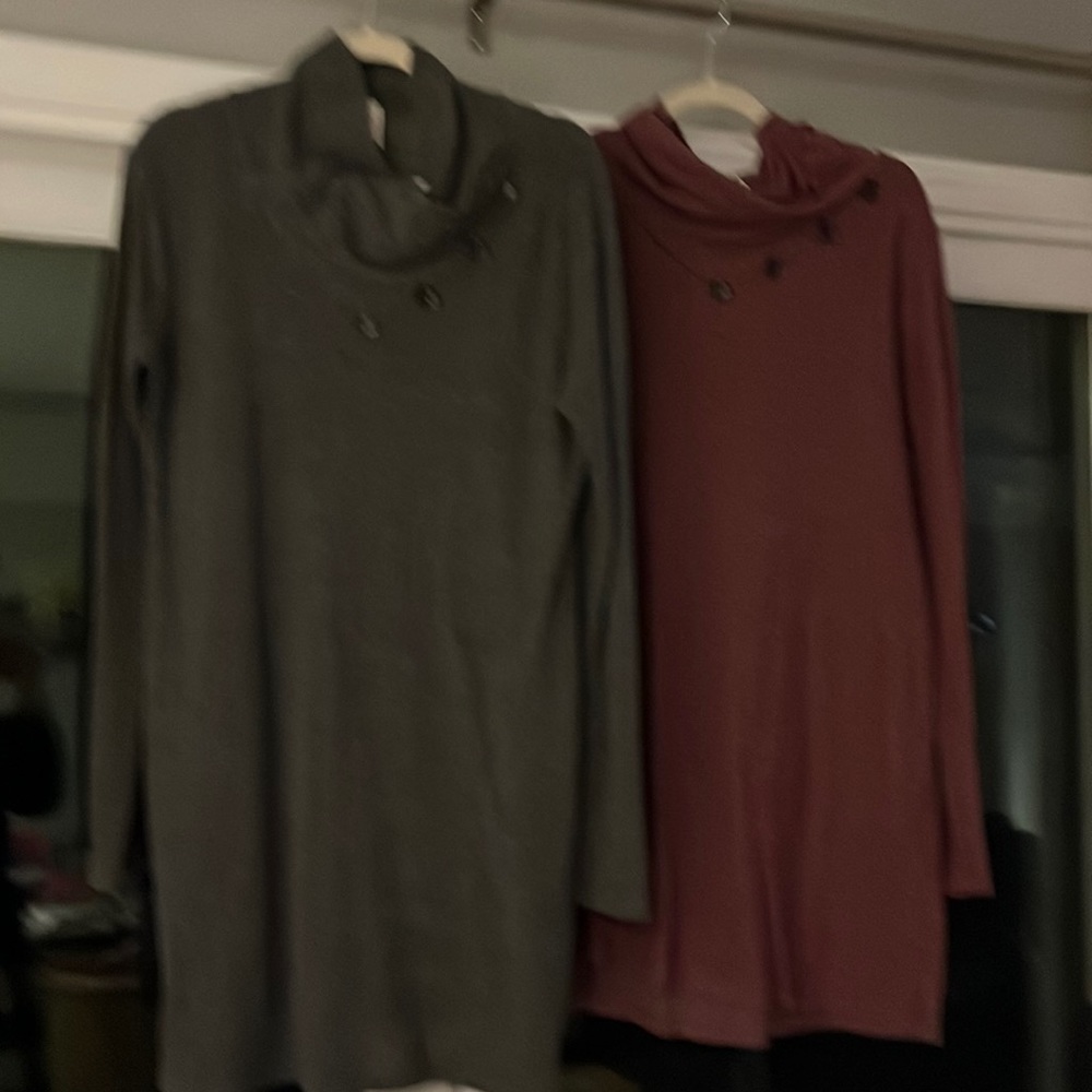 2 sweatshirt button dresses